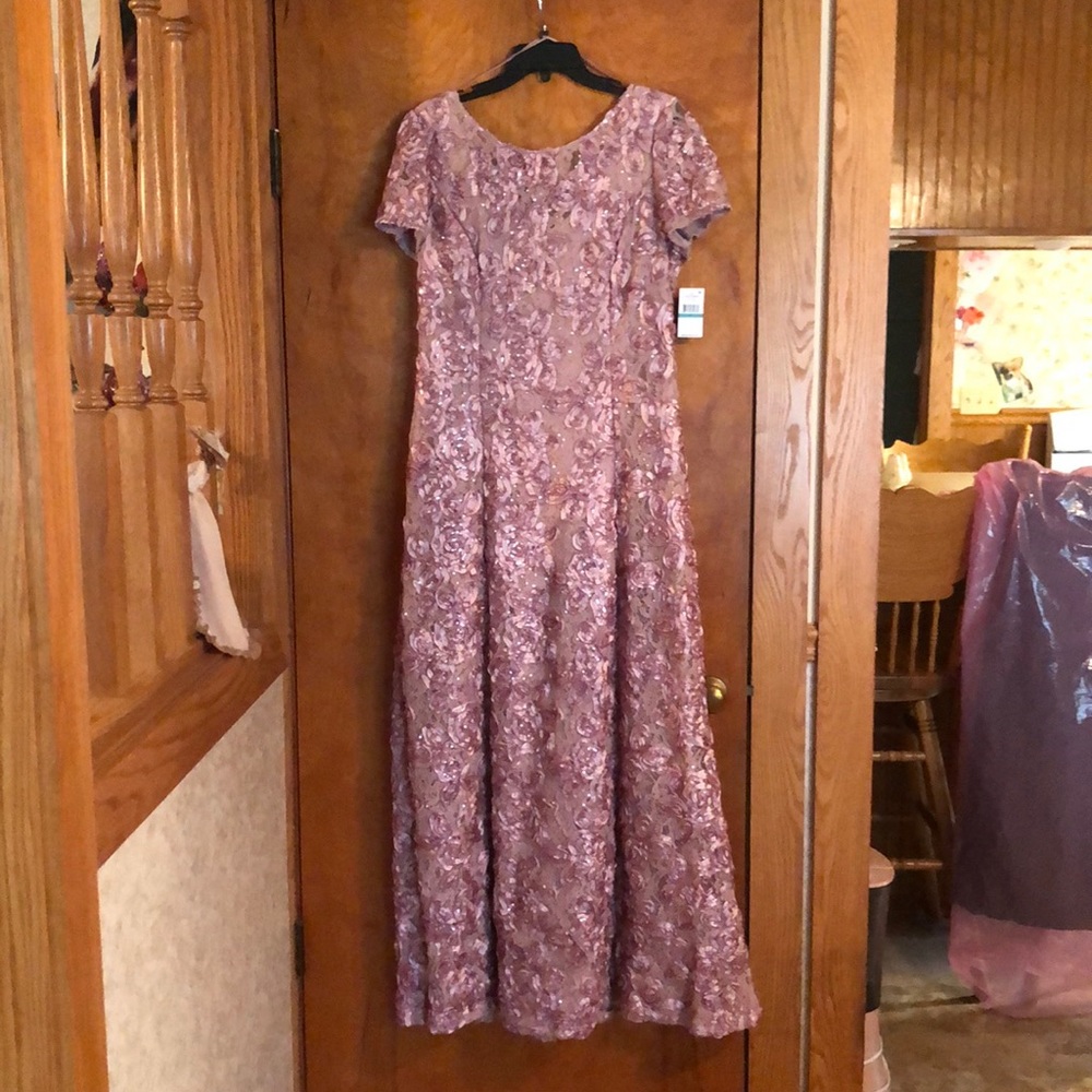 NWT - Mother of the Bride Gown - Dusty Rose